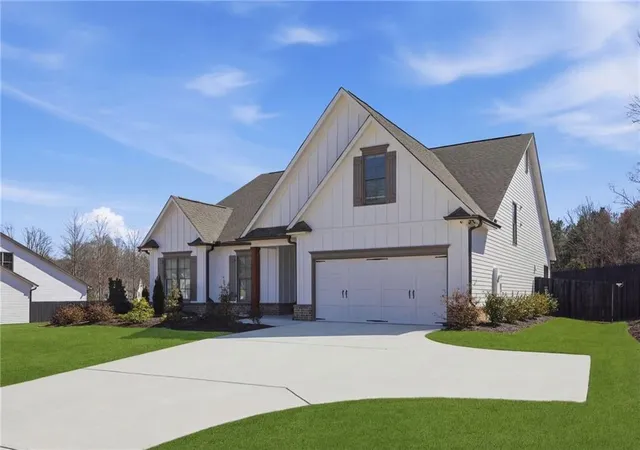 Photo 2 of Single family home for sale at 6535 Serene Way, Dawsonville, GA 30534 | MLS# 7780929 | Listing updated on 2026-08-24