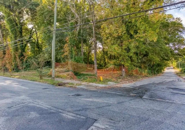 Photo 1 of Land for sale at 998 Donnelly Ave Sw, Atlanta, GA 30310 | MLS# 7725314 | Listing updated on 2026-08-24