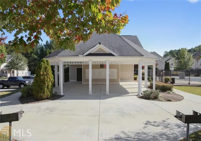 Homes for sale in Atlanta, GA | 2555 Flat Shoals Road, Atlanta, GA 30349 | Houzeo