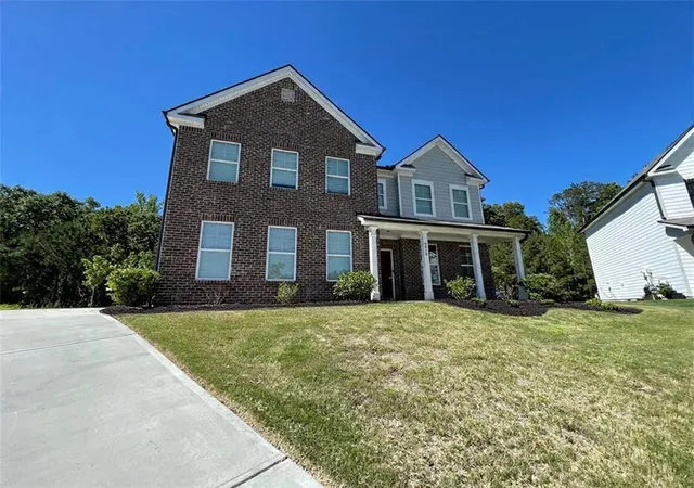 Photo 2 of Single family home for sale at 6010 Ivy Cottage Ln, Austell, GA 30106 | MLS# 7753302 | Listing updated on 2026-08-26