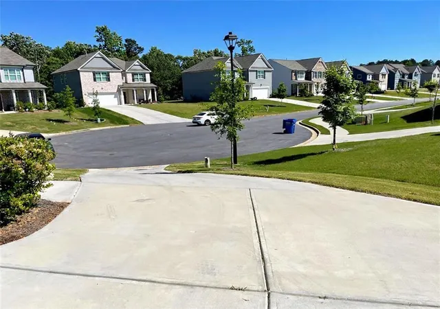 Photo 3 of Single family home for sale at 6010 Ivy Cottage Ln, Austell, GA 30106 | MLS# 7753302 | Listing updated on 2026-08-26