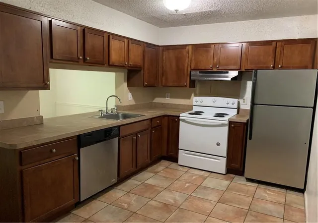 Photo 2 of Condo for sale at 913 Seasons Pkwy, Norcross, GA 30093 | MLS# 7806511 | Listing updated on 2026-09-09