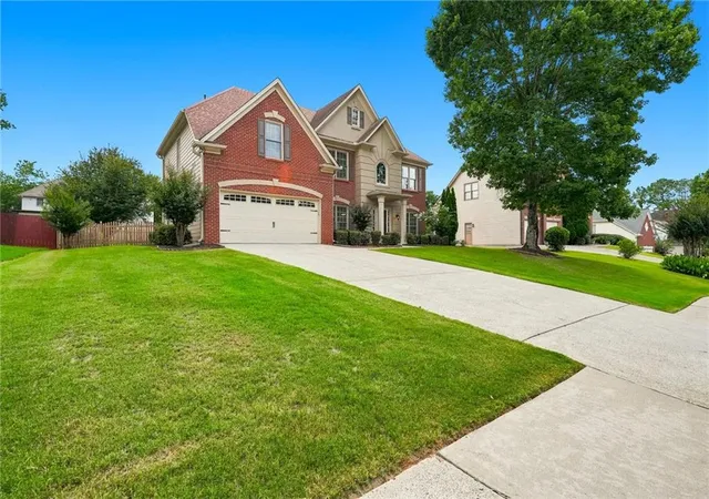 Photo 3 of Sale Pending at 10805 Glenhurst Pass, Johns Creek, GA 30097 | MLS# 7805661 | Listing updated on 2026-09-08