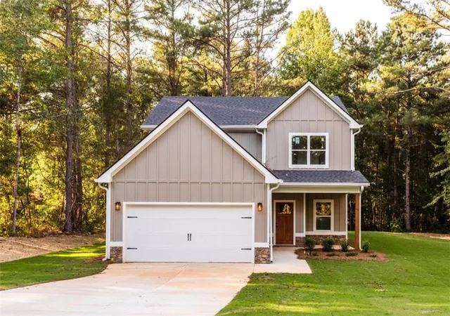Photo 2 of Sale Pending at 3705 Stone Lea Dr, Oxford, GA 30054 | MLS# 7824480 | Listing updated on 2026-10-08