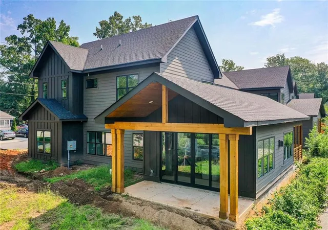 2nd image of 2303 Brockett Rd, Tucker, GA 30084 | MLS# 7814154