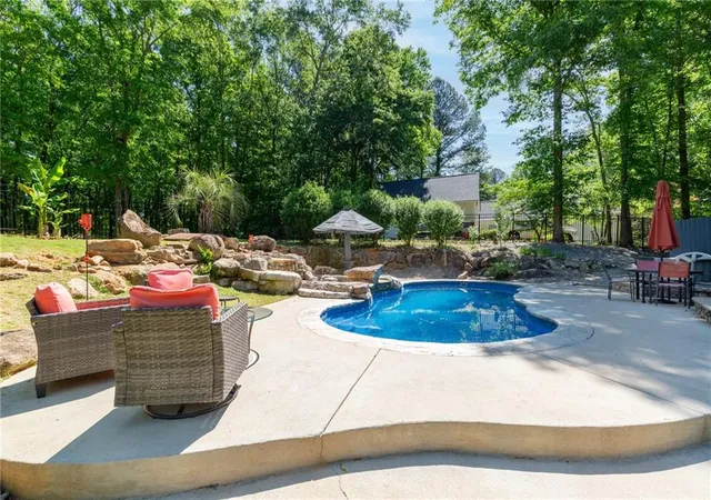 2nd image of 95 Tyler Woods Dr, Sharpsburg, GA 30277 | MLS# 7808969