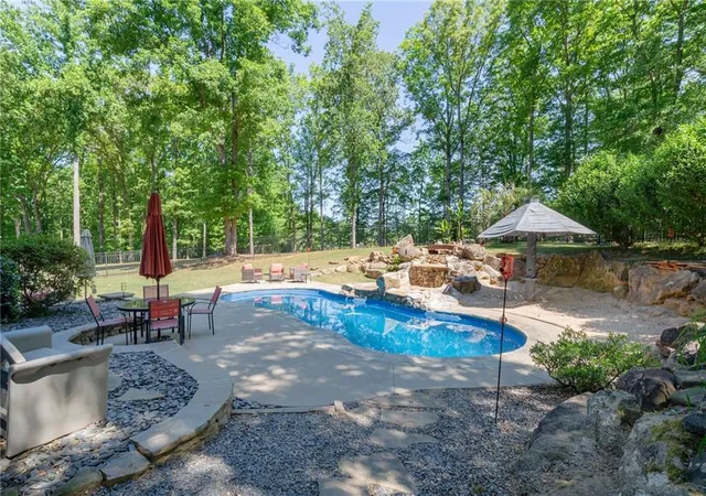 Photo 3 of Single family home for sale at 95 Tyler Woods Dr, Sharpsburg, GA 30277 | MLS# 7808969 | Listing updated on 2026-09-08