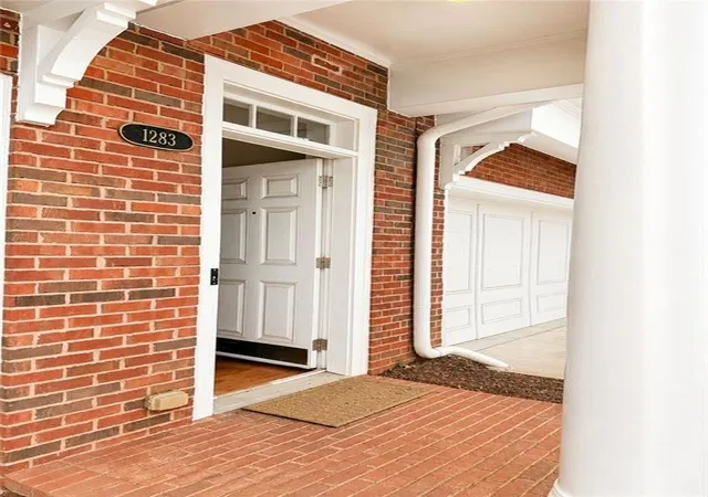Listing Photo 4 - Condo for sale in building located at 1283 W Spring St SE, Smyrna, GA 30080