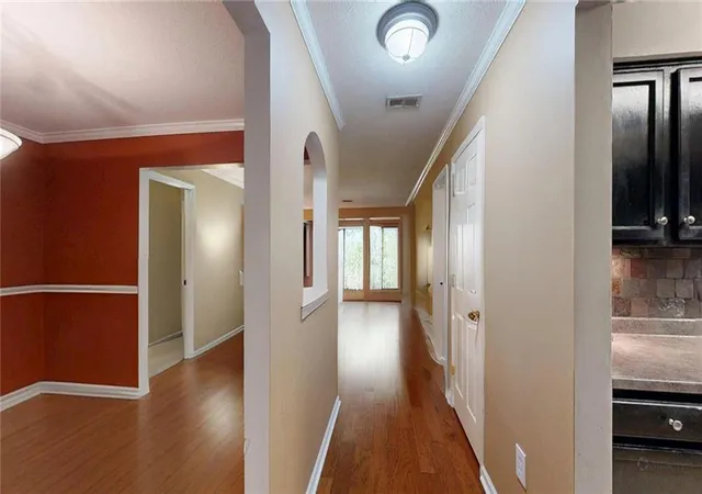 3rd image of 25205 Plantation Dr NE, Atlanta, GA 30324