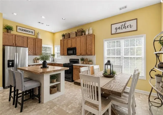 Photo 3 of Single family home for sale at 8195 N Links Dr, Covington, GA 30014 | MLS# 7778601 | Listing updated on 2026-09-23
