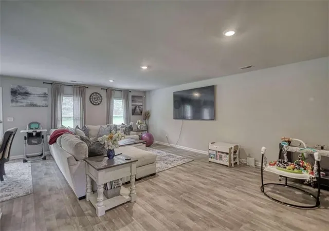 3rd image of 95 Bridgemill Dr, Covington, GA 30014 | MLS# 7816005