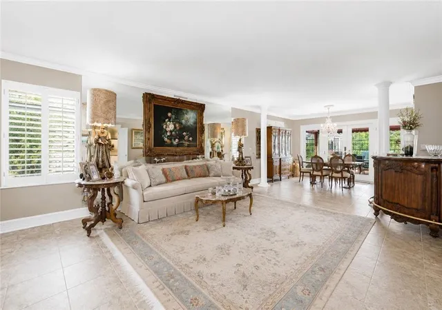 Listing Photo 1 - Condo for sale in building located at 3648 Peachtree Rd Ne, Atlanta, GA 30319 - Unit #4S