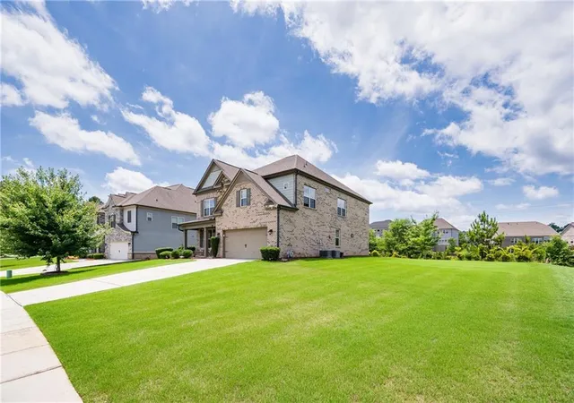 2nd image of 692 Faraday Cir, Suwanee, GA 30024 | MLS# 7782845