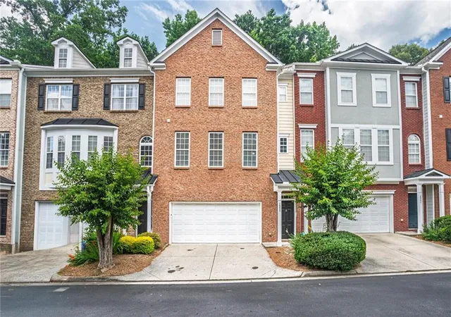 Photo 1 of Sale Pending at 2960 Wintercrest Dr, Atlanta, GA 30360 | MLS# 7792056 | Listing updated on 2026-08-26
