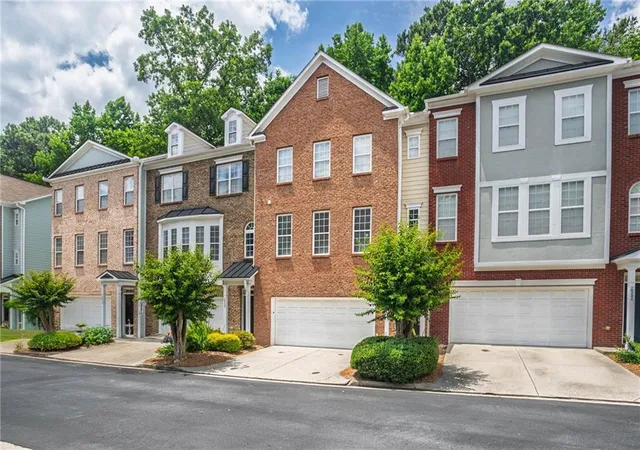 Photo 2 of Sale Pending at 2960 Wintercrest Dr, Atlanta, GA 30360 | MLS# 7792056 | Listing updated on 2026-08-26