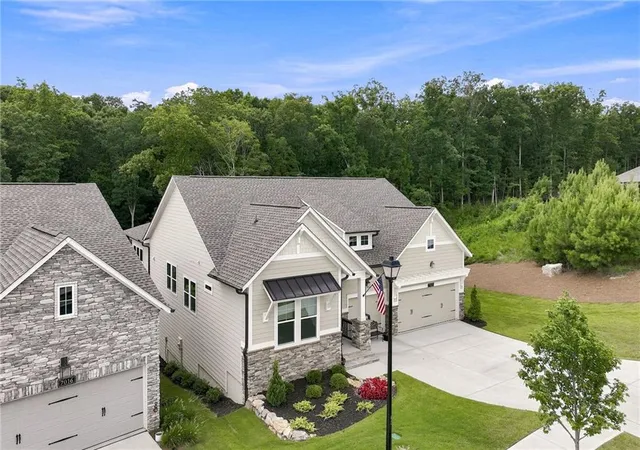 3rd image of 7012 Cottage Grove Dr, Flowery Branch, GA 30542 | MLS# 7809841