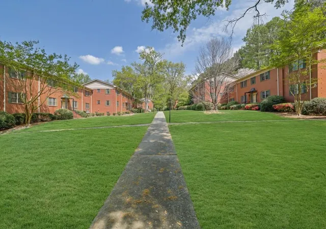 2nd image of 430 Lindbergh Dr Ne, Atlanta, GA 30305