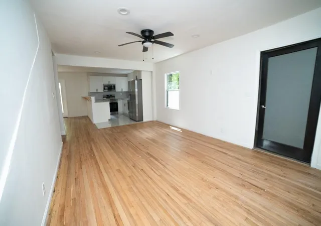 2nd image of 956 Sw Oakland Dr Sw, Atlanta, GA 30310 | MLS# 7764358
