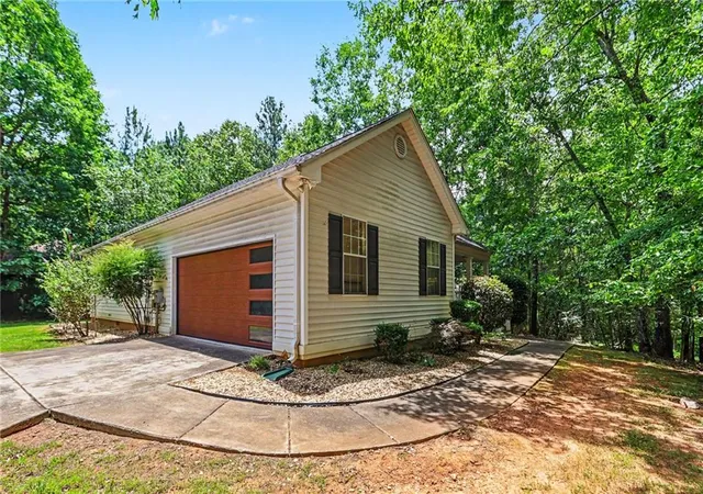 Homes for sale in Villa Rica, GA | 6186 Wayfarer Dr, Villa Rica, GA 30180 | MLS# 7784324