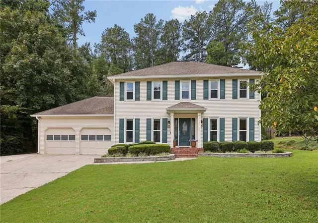 Photo 1 of Sale Pending at 235 Carriage Station Cir, Roswell, GA 30075 | MLS# 7821965 | Listing updated on 2026-09-07