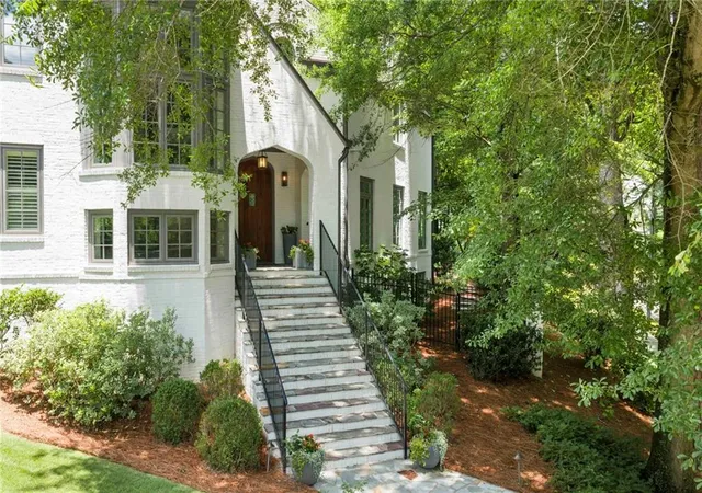 Photo 3 of Single family home for sale at 1610 W Sussex Rd NE, Atlanta, GA 30306 | MLS# 7827575 | Listing updated on 2026-09-08