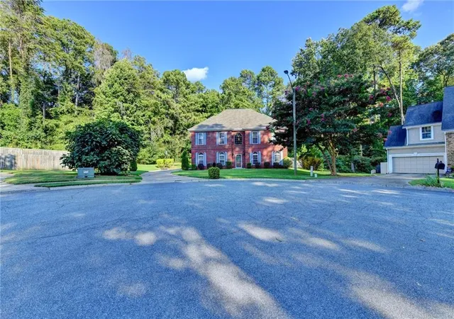 Photo 4 of Sale Pending at 4937 Chalden Ln NE, Marietta, GA 30066 | MLS# 7818216 | Listing updated on 2026-08-29