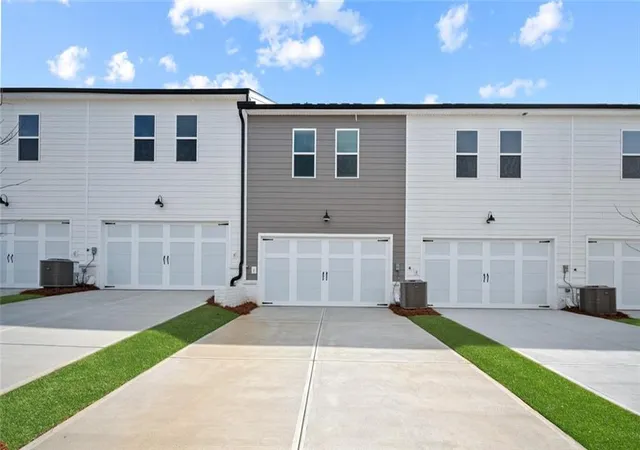3rd image of 360 Sound Cir, Stockbridge, GA 30281 | MLS# 7822405