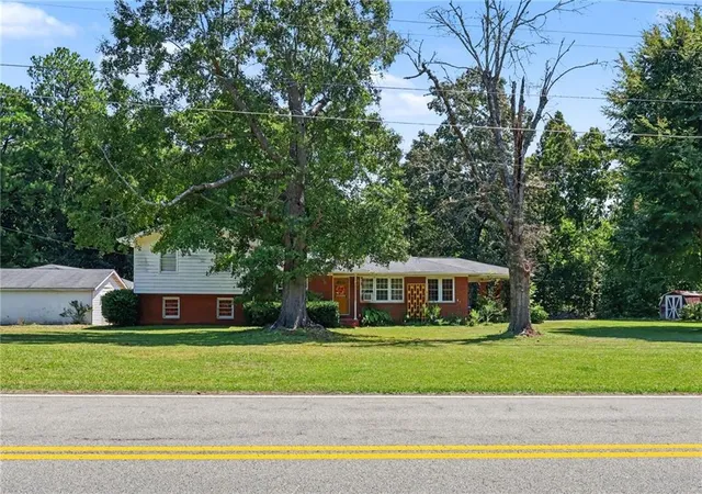 Photo 2 of Single family home for sale at 4490 Mason Crk Rd, Winston, GA 30187 | MLS# 7824851 | Listing updated on 2026-08-22