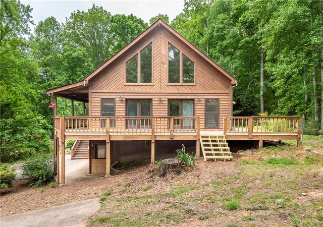 Photo 3 of Single family home for sale at 4674 Chestatee Hts Rd, Gainesville, GA 30506 | MLS# 7767786 | Listing updated on 2026-09-19