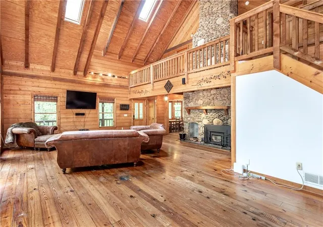 Photo 4 of Single family home for sale at 4674 Chestatee Hts Rd, Gainesville, GA 30506 | MLS# 7767786 | Listing updated on 2026-09-19