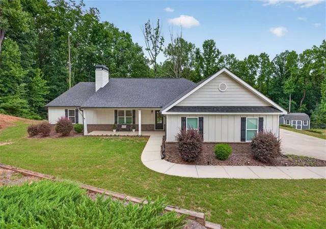 3rd image of 561 Oconee Ln, Commerce, GA 30529 | MLS# 7785599