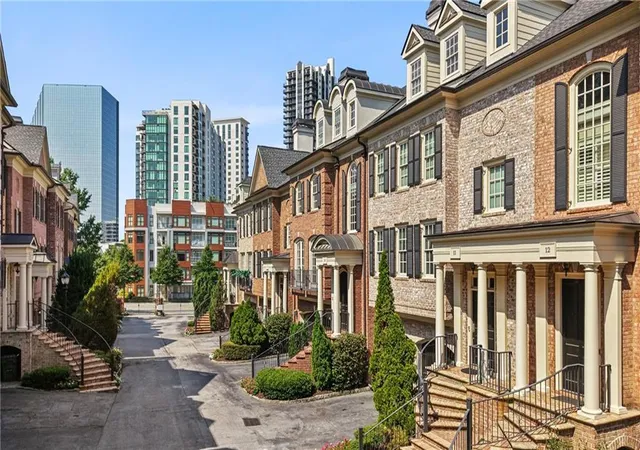 Photo 2 of Townhouse for sale at 3475 Roxboro Rd Ne #10, Atlanta, GA 30326 | MLS# 7814529 | Listing updated on 2026-08-18