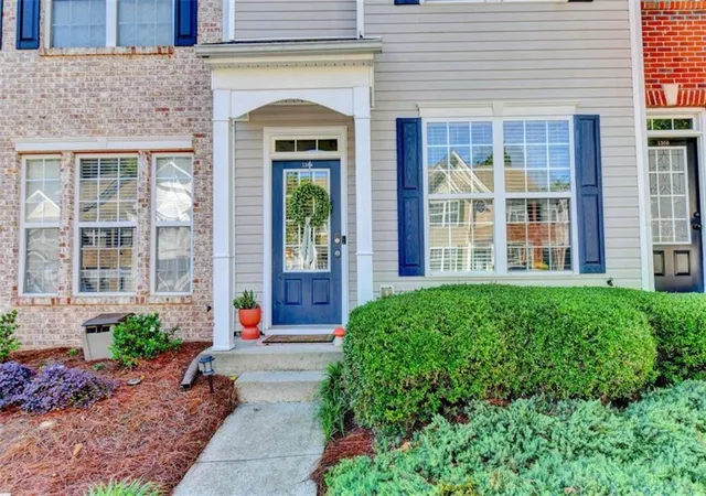 3rd image of 1364 Penhurst Dr, Lawrenceville, GA 30043 | MLS# 7790409