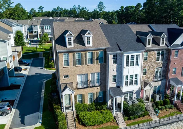 2nd image of 2051 Falls Park Wy, Decatur, GA 30033 | MLS# 7791113