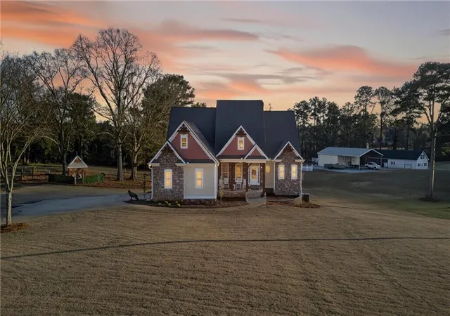 3rd image of 110 Riverbend Ct, Mcdonough, GA 30252 | MLS# 7750557
