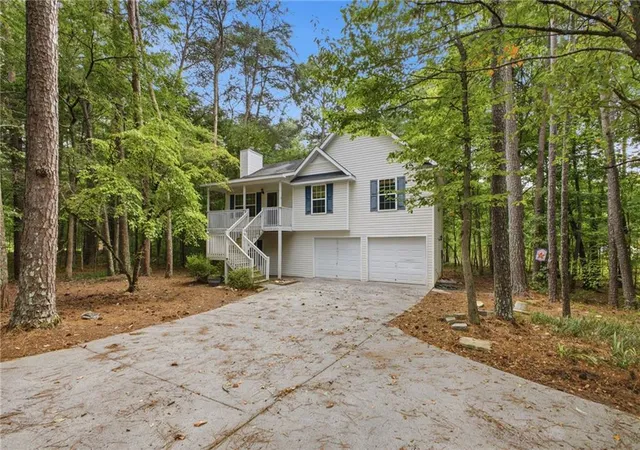Photo 3 of Sale Pending at 50 Oak Grv Ln Nw, Adairsville, GA 30103 | MLS# 7819913 | Listing updated on 2026-09-20