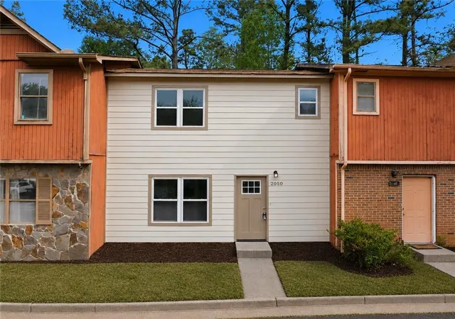 3rd image of 2050 Lenoa Ln, Austell, GA 30106 | MLS# 7753354