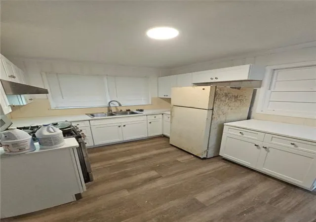 Photo 3 of Single family home for sale at 465 Pegg Rd SW, Atlanta, GA 30315 | MLS# 7819122 | Listing updated on 2026-08-11