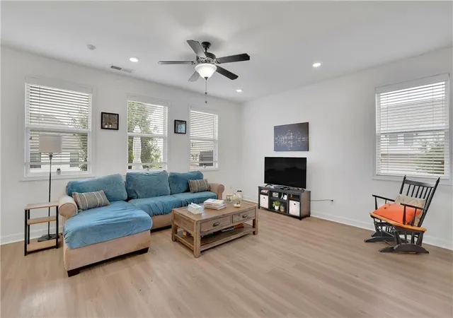 Photo 2 of Townhouse for sale at 2936 Edgemont Ln Sw, Marietta, GA 30008 | MLS# 7812214 | Listing updated on 2026-08-29