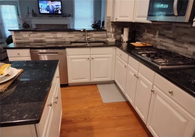 Photo 3 of Townhouse for sale at 3393 Kiveton Ct, Peachtree Corners, GA 30092 | MLS# 7799848 | Listing updated on 2026-08-09