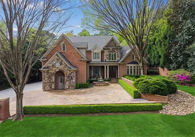 2nd image of 4966 Long Island Dr, Sandy Springs, GA 30327 | MLS# 7808990
