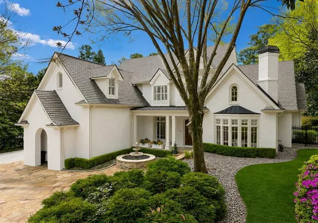 4th image of 4966 Long Island Dr, Sandy Springs, GA 30327 | MLS# 7808990