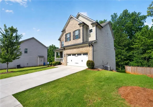 Photo 3 of Single family home for sale at 4429 Beechnut View, Gainesville, GA 30504 | MLS# 7821617 | Listing updated on 2026-09-14