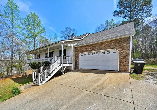 Photo 2 of Single family home for sale at 125 Tricias Way, Temple, GA 30179 | MLS# 7814305 | Listing updated on 2026-09-11