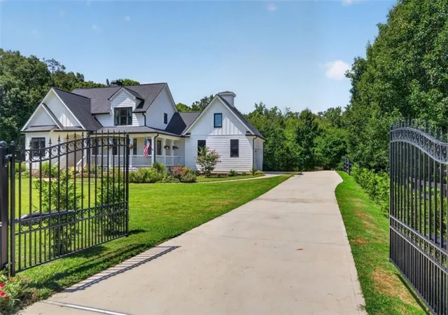 2nd image of 4010 Brownwood Rd, Madison, GA 30650 | MLS# 7807103