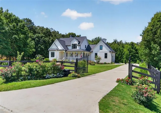 3rd image of 4010 Brownwood Rd, Madison, GA 30650 | MLS# 7807103