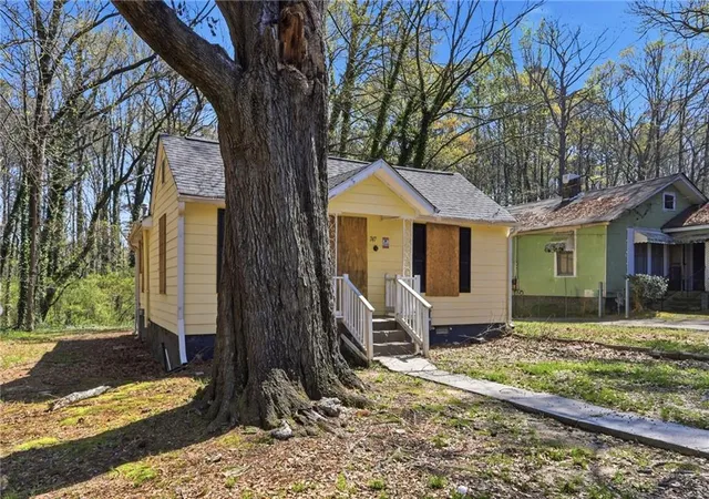 Photo 3 of Single family home for sale at 747 Gary Rd Nw, Atlanta, GA 30318 | MLS# 7746845 | Listing updated on 2026-09-17