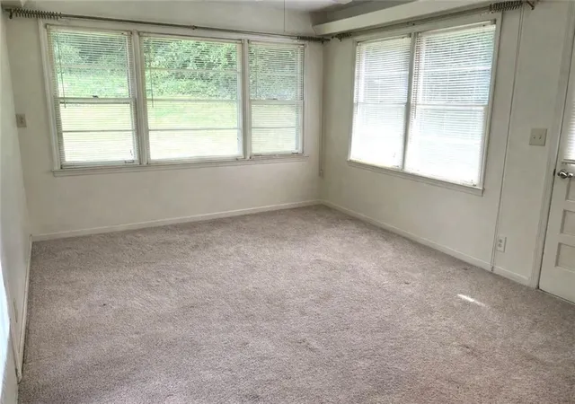 3rd image of 547 Rebecca St, Lawrenceville, GA 30046 | MLS# 7778224
