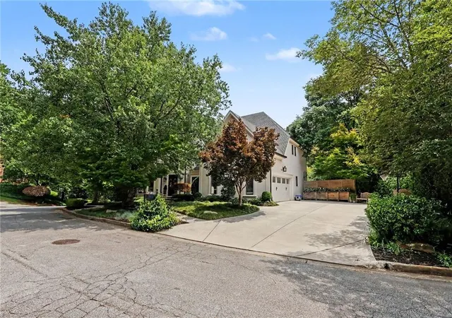 3rd image of 2375 Massey Ln, Decatur, GA 30033 | MLS# 7799799