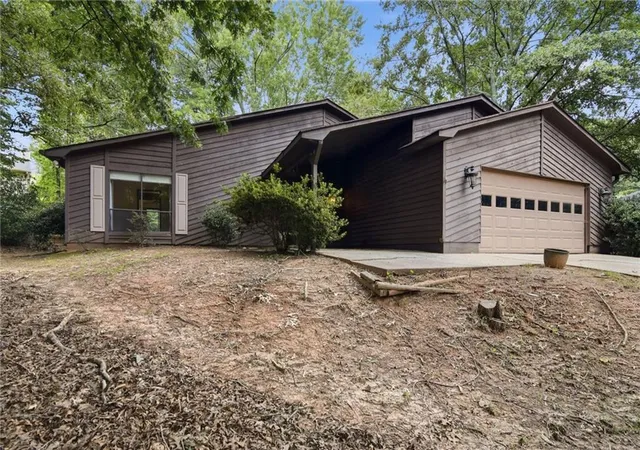 2nd image of 3768 Creekstone Dr, Peachtree Corners, GA 30092 | MLS# 7818268